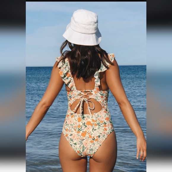 Cupshe Floral One Piece Swimsuit with Ruffles - Picture 2 of 7